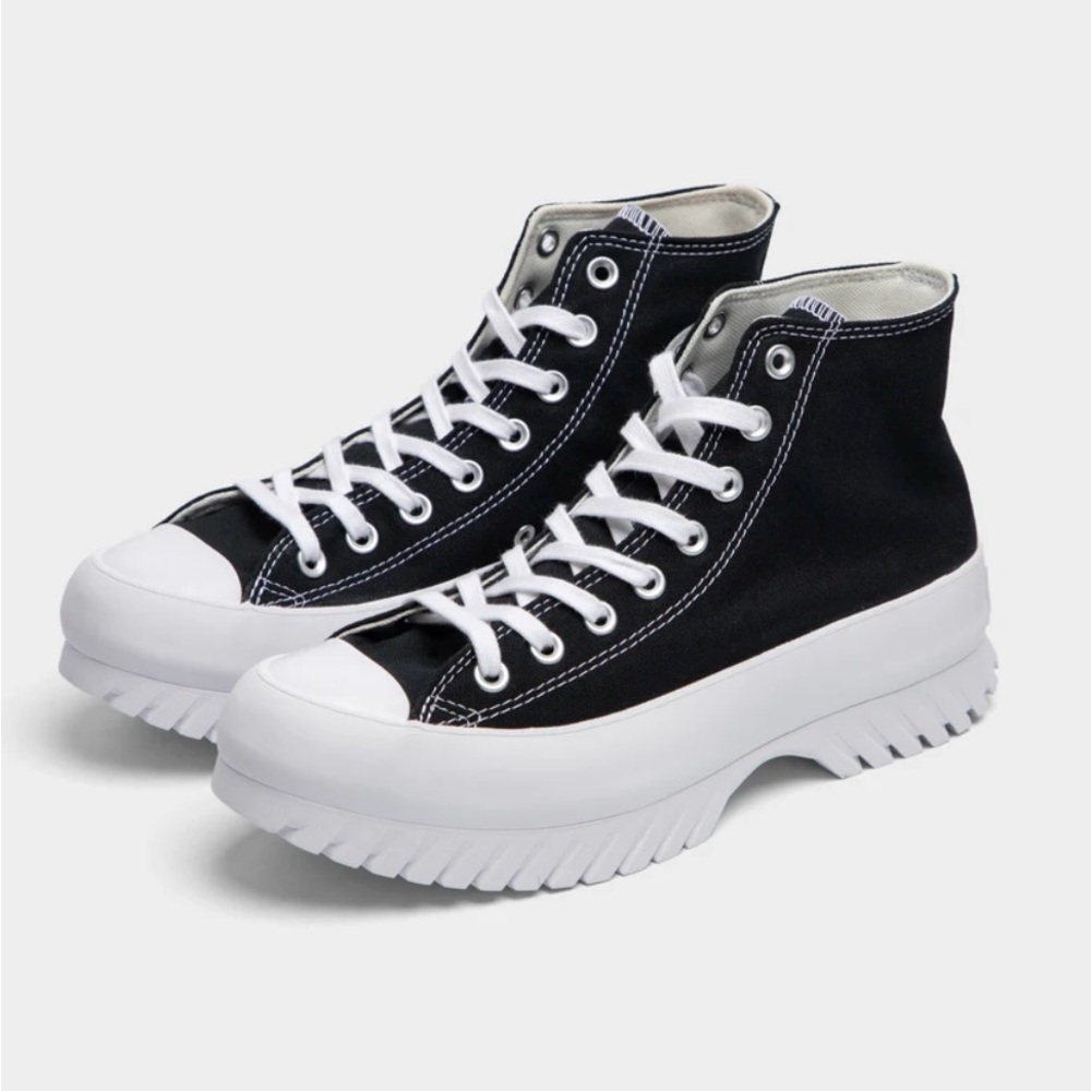 Brand New Converse Chuck Taylor Lugged 2.0 with tag on and box